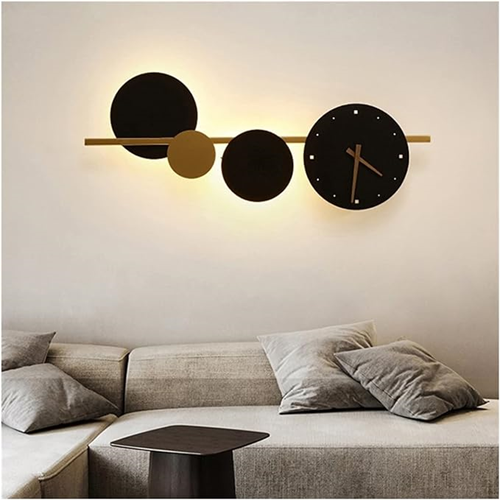 ساعة حائط بإضاءة