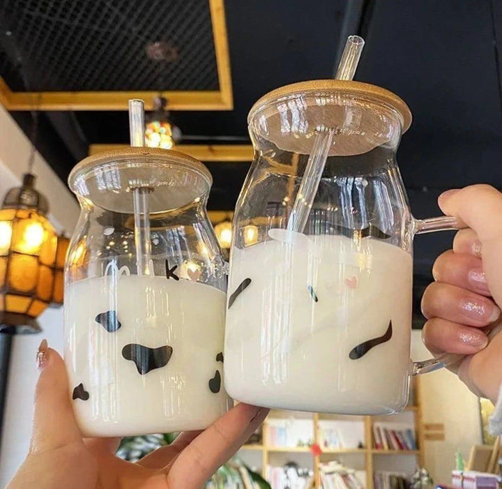 🥛 مج Milk بغطاء خشب وشاليموه – زجاج بايركس حراري سعة 500 مل