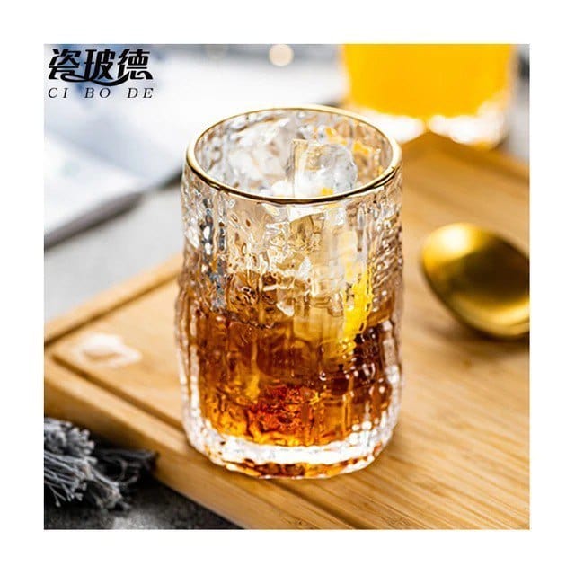 🥃 كوب زجاج منقَرِش – تصميم أنيق للمشروبات الباردة والساخنة