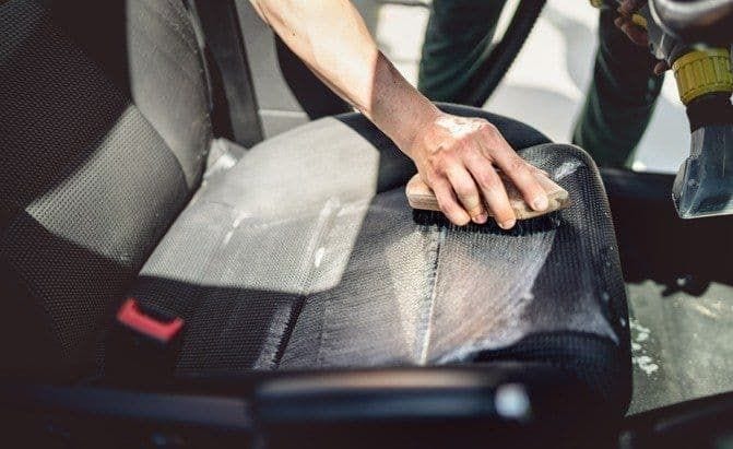 سبراي فوم للتنظيف الجاف – متعدد الاستخدامات مع فرشة مدمجة | سعة 650 مل ❌🧼